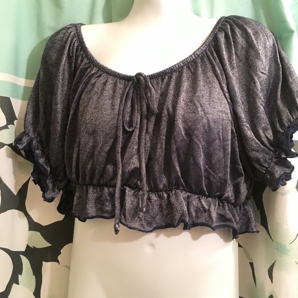 Rue 21 crop top sizes large and xtra large - Picture 3 of 8